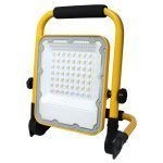 Foco led portátil. Incorpora batería para funcionamiento autónomo