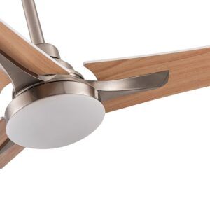 CORO, ventilador de techo color níquel con aspas reversibles color blanco/haya, detalle